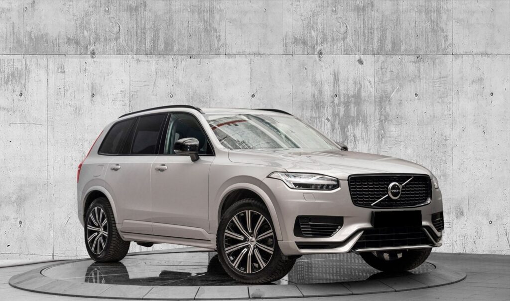 Volvo XC90 T8 AWD Plug-In Hybrid Plus Dark