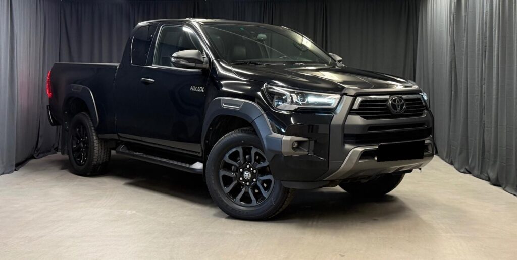 Toyota Hilux X-Cab SR+ 2.8 D-4D 204