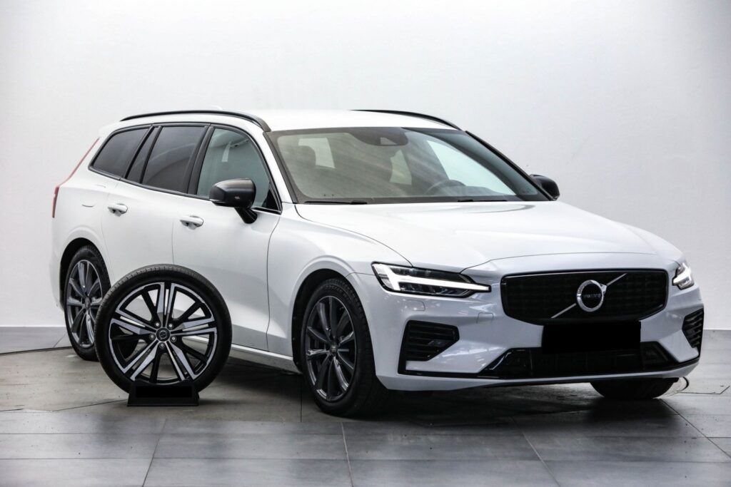 Volvo V60 T6 Recharge R-Design AWD