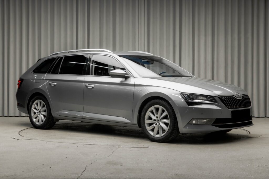 Skoda Superb 2.0 TDI 190 ch 4×4 DSG Laurin & Klement