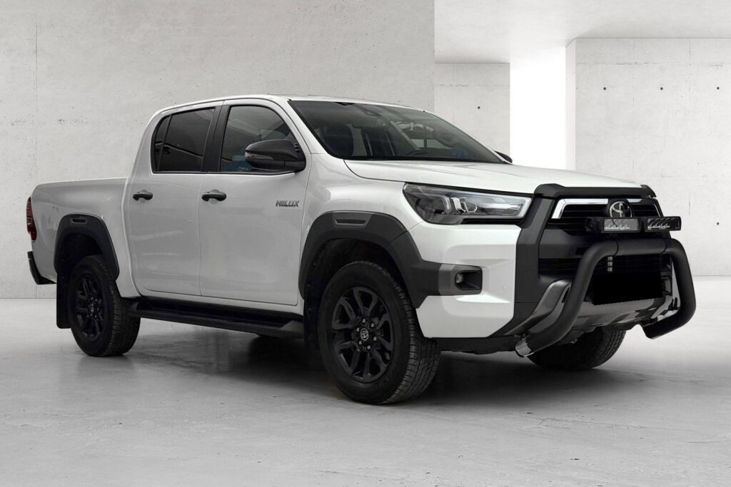 Toyota Hilux Double Cab SR+ 2.8 D-4D 204 ch Automatique
