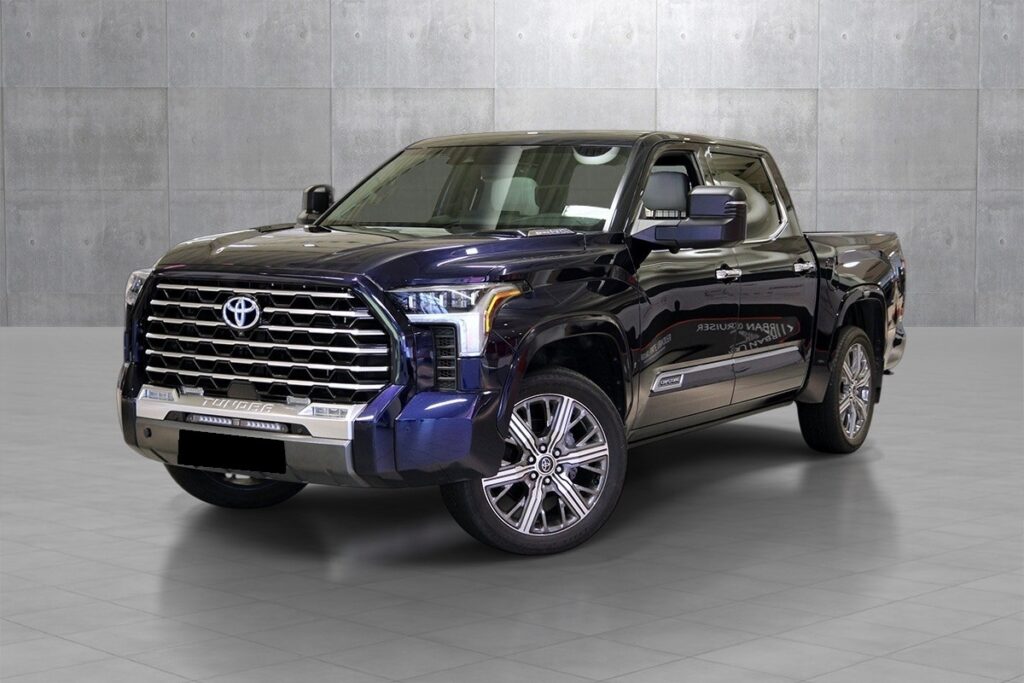 Toyota Tundra Capstone i-FORCE MAX Hybrid